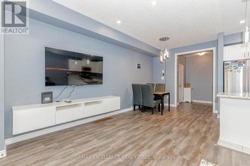 9 Hiscott Drive, Hamilton, ON - Indoor