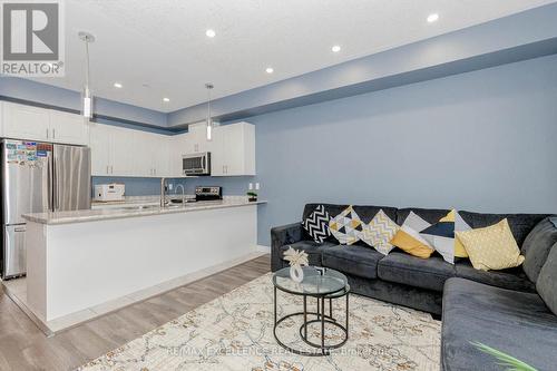 9 Hiscott Drive, Hamilton, ON - Indoor