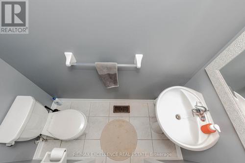 9 Hiscott Drive, Hamilton, ON - Indoor Photo Showing Bathroom