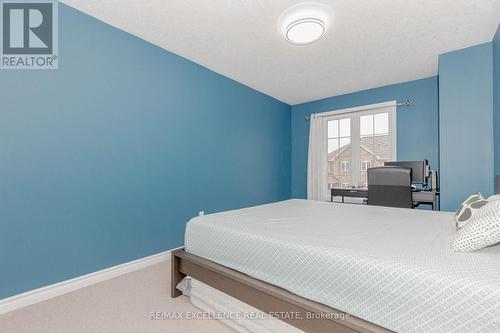 9 Hiscott Drive, Hamilton, ON - Indoor Photo Showing Bedroom