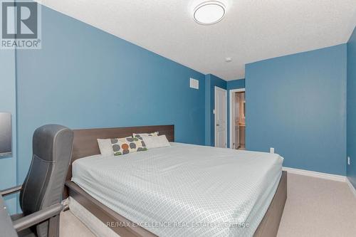 9 Hiscott Drive, Hamilton, ON - Indoor Photo Showing Bedroom