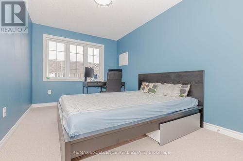 9 Hiscott Drive, Hamilton, ON - Indoor Photo Showing Bedroom