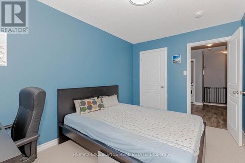 9 Hiscott Drive, Hamilton, ON - Indoor Photo Showing Bedroom
