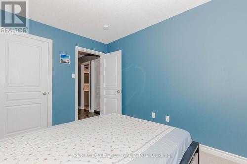 9 Hiscott Drive, Hamilton, ON - Indoor Photo Showing Bedroom