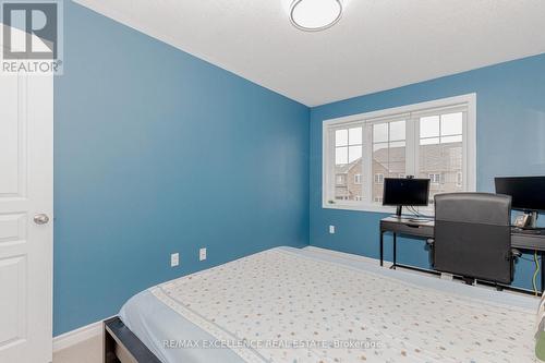 9 Hiscott Drive, Hamilton, ON - Indoor Photo Showing Bedroom