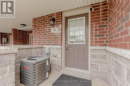 9 Hiscott Drive, Hamilton, ON - Outdoor With Exterior