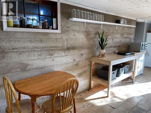 9704 Julia Street, Summerland, BC - Indoor