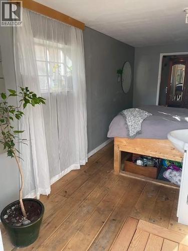 9704 Julia Street, Summerland, BC - Indoor Photo Showing Bedroom