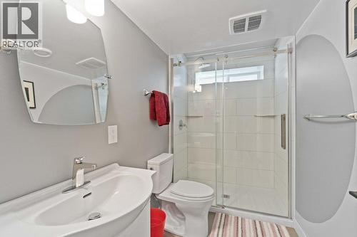 1321 24 Street Se, Salmon Arm, BC - Indoor Photo Showing Bathroom