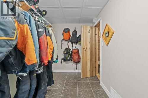 1321 24 Street Se, Salmon Arm, BC - Indoor With Storage