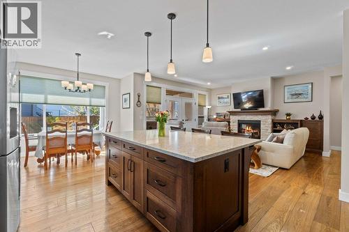 1321 24 Street Se, Salmon Arm, BC - Indoor With Fireplace