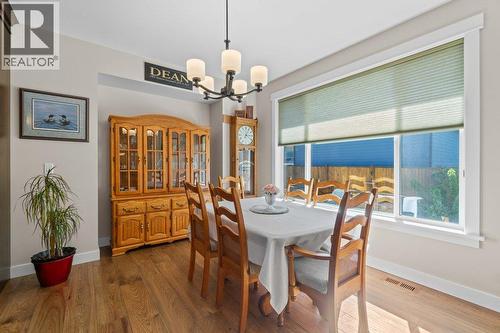 1321 24 Street Se, Salmon Arm, BC - Indoor Photo Showing Dining Room