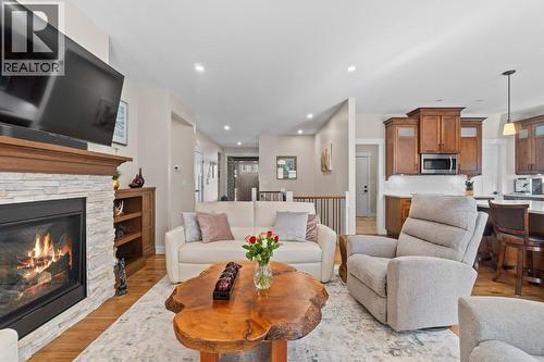 1321 24 Street Se, Salmon Arm, BC - Indoor Photo Showing Living Room With Fireplace