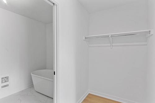 Penderie (Walk-in) - 237 Rue De La Barrière, Salaberry-De-Valleyfield, QC - Indoor