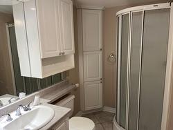 Salle de bains attenante à la CCP - 