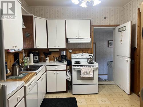 6 Williams St, Bruce Mines, ON - Indoor Photo Showing Kitchen With Double Sink