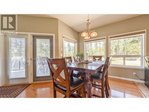 6182 Hwy 3-93 Highway, Cranbrook, BC - Indoor Photo Showing Dining Room