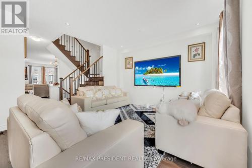 8575 Financial Drive, Brampton, ON - Indoor Photo Showing Living Room