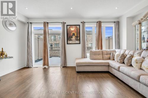8575 Financial Drive, Brampton, ON - Indoor Photo Showing Living Room