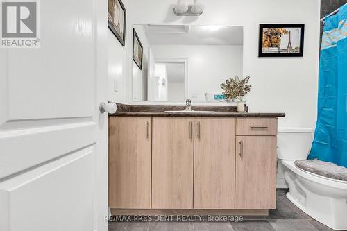 8575 Financial Drive, Brampton, ON - Indoor Photo Showing Bathroom