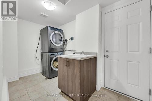 8575 Financial Drive, Brampton, ON - Indoor Photo Showing Laundry Room