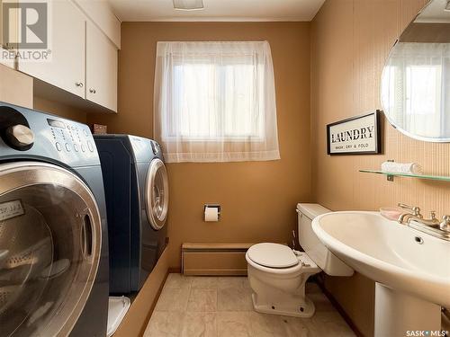 11 Conlin Drive, Swift Current, SK - Indoor Photo Showing Laundry Room