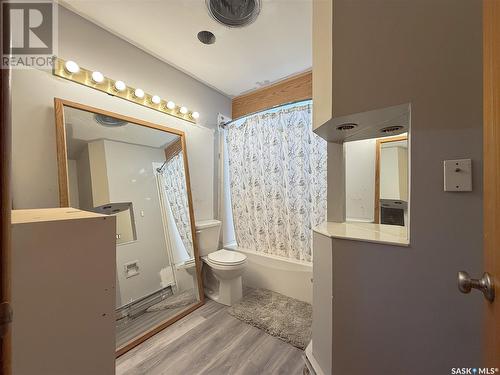 11 Conlin Drive, Swift Current, SK - Indoor Photo Showing Bathroom