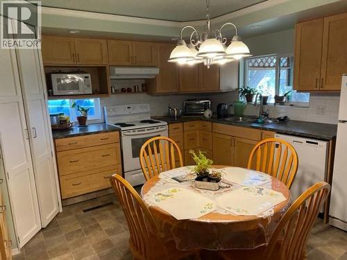 Kitchen - 1121 Erickson Road, Creston, BC - Indoor Photo Showing Other Room