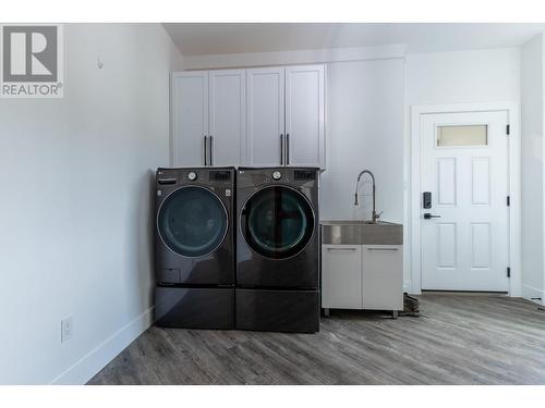 7400 Taborview Drive, Prince George, BC - Indoor Photo Showing Laundry Room