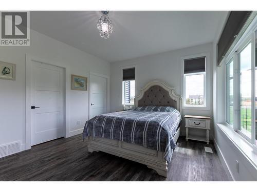 7400 Taborview Drive, Prince George, BC - Indoor Photo Showing Bedroom