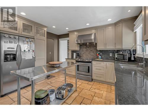 1623 Blackwood Drive, West Kelowna, BC - Indoor Photo Showing Kitchen