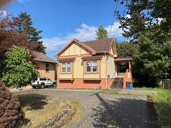 1729 Foul Bay Rd  Oak Bay, BC V8R 5A5