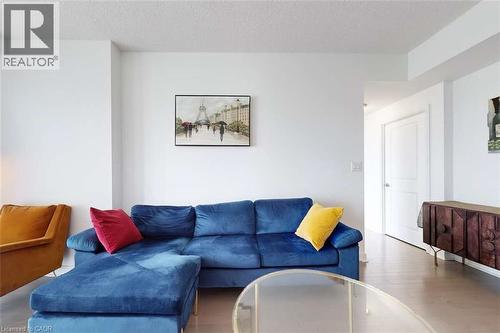 50 Absolute Avenue Unit# 3801, Mississauga, ON - Indoor Photo Showing Living Room