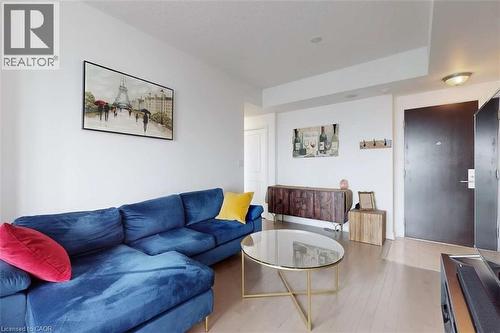50 Absolute Avenue Unit# 3801, Mississauga, ON - Indoor Photo Showing Living Room