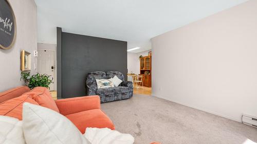209-3609 30 Avenue, Vernon, BC - Indoor Photo Showing Other Room