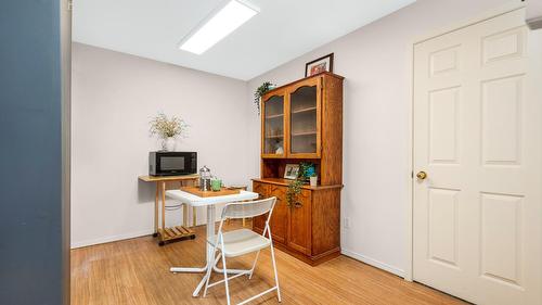 209-3609 30 Avenue, Vernon, BC - Indoor Photo Showing Office