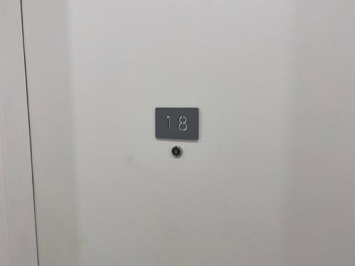 Frontage - 18-2500 Ch. Bates, Montréal (Côte-Des-Neiges/Notre-Dame-De-Grâce), QC - 