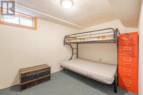 8420 Lamont Avenue, Niagara Falls (Chippawa), ON - Indoor Photo Showing Bedroom