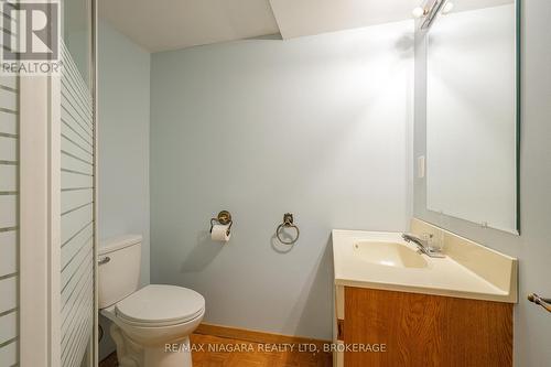 8420 Lamont Avenue, Niagara Falls (Chippawa), ON - Indoor Photo Showing Bathroom