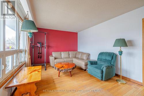 8420 Lamont Avenue, Niagara Falls (Chippawa), ON - Indoor Photo Showing Other Room