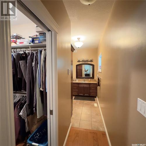 82 Estates Drive, Elk Ridge, SK - Indoor Photo Showing Other Room