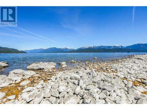 271 Kootenay Lake Road, Procter, BC 