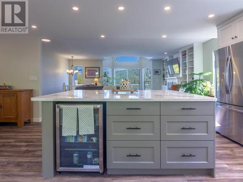 107 Uplands Drive, Kaleden, BC - Indoor Photo Showing Kitchen