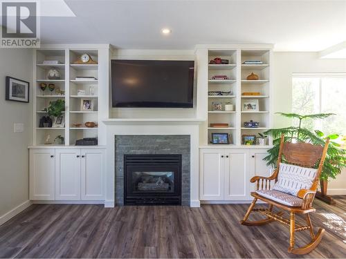 107 Uplands Drive, Kaleden, BC - Indoor Photo Showing Living Room With Fireplace
