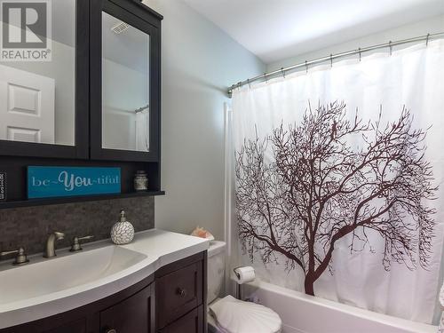 107 Uplands Drive, Kaleden, BC - Indoor Photo Showing Bathroom
