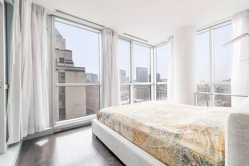 Primary bedroom - 1428-1225 Boul. Robert-Bourassa, Montréal (Ville-Marie), QC - Indoor Photo Showing Bedroom
