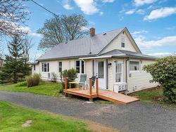 1898 Hampton Mountain Road  Hampton, NS B0S 1L0