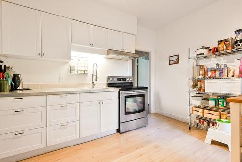 Cuisine - 511  - 517 Av. Birch, Saint-Lambert, QC - Indoor Photo Showing Kitchen