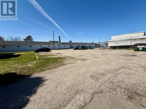 1576 Caledonia Street, London East (East H), ON - Outdoor