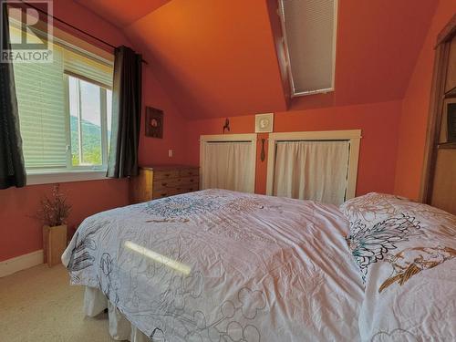 395 Boven Road, Nelson, BC - Indoor Photo Showing Bedroom
